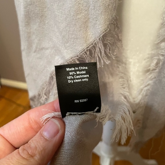 Saks Fifth Avenue Black Label Gray Modal and Cashmere Scarf - Picture 8 of 10